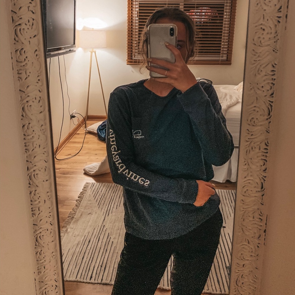 Vineyard Vines pocket t-shirt